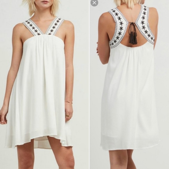 cupcakes & cashmere Dresses & Skirts - Cupcakes and Cashmere White Zeus Swing Dress